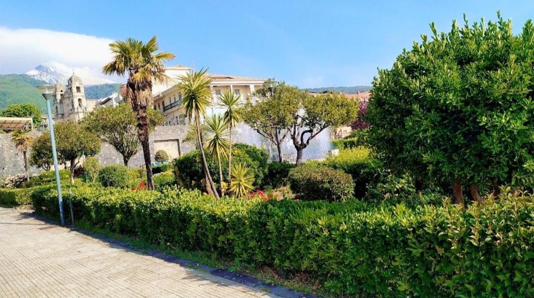 Mary Etna Apartments Zafferana Etnea Esterno foto